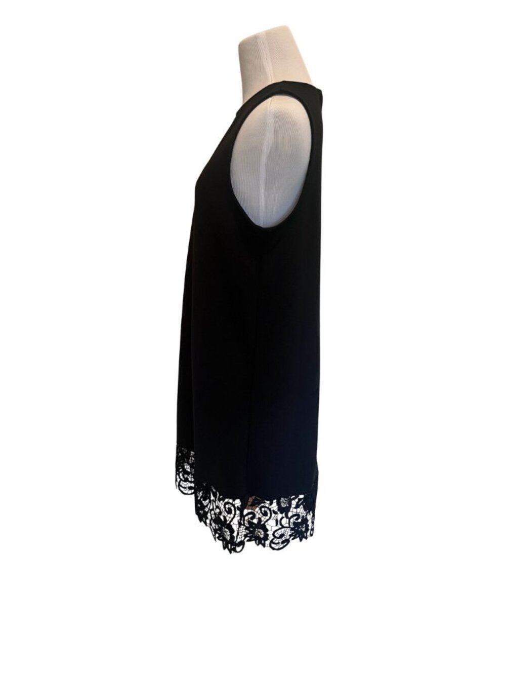 Classic Timeless Elegant Black Crepe Lace Trim Sleeveless Midi Shift Dress - Picture 2 of 9